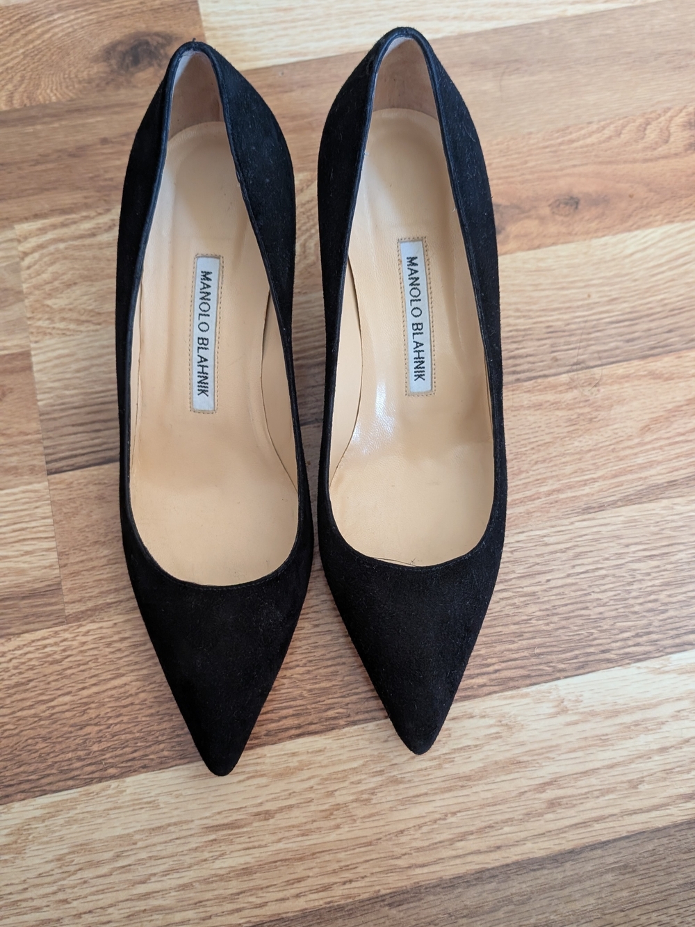 Manolo Blahnik Black Suede Pointed Toe Pumps